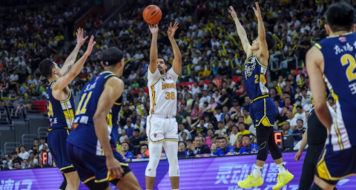 足球转会窗最新交易完成名单